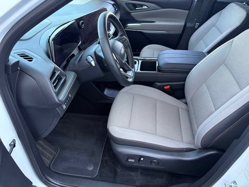 Used 2026 Chevrolet Traverse LT w/ Driver Confidence Package AWD/4WD image 7
