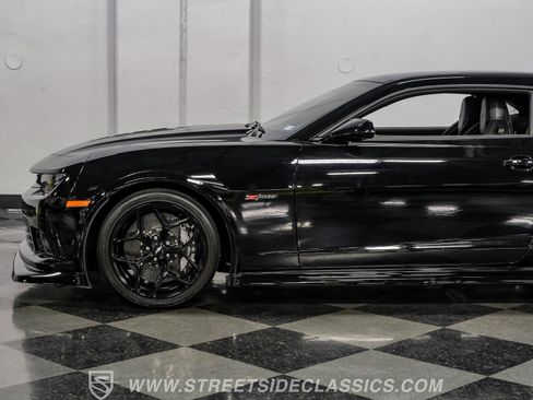 Used 2015 Chevrolet Camaro Z/28 RWD image 23