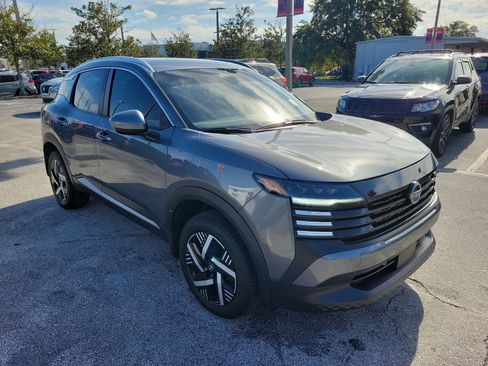 Certified 2025 Nissan Kicks SV w/ SV Premium Package image 2