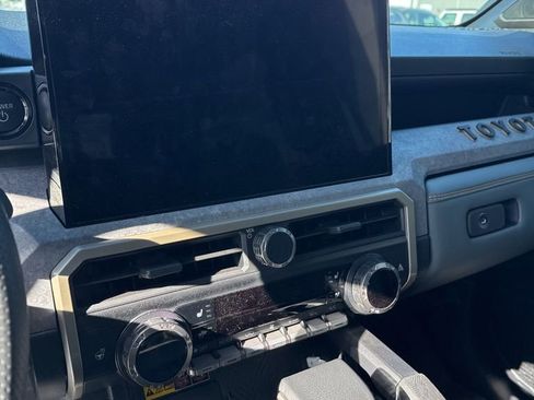 Used 2024 Toyota Tacoma 4x4 Double Cab Hybrid image 9