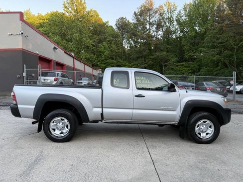 Used 2010 Toyota Tacoma 4x4 Access Cab image 5