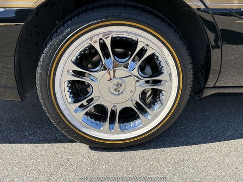 Used 2011 Cadillac DTS Premium image 36