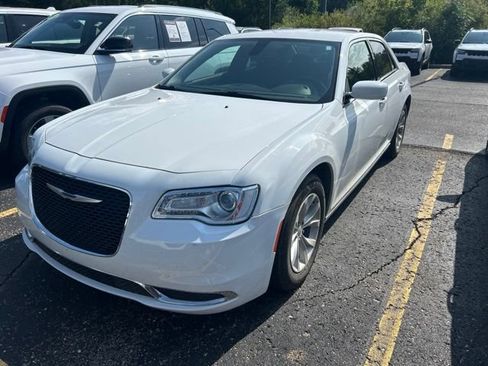 Used 2021 Chrysler 300 Touring RWD image 1