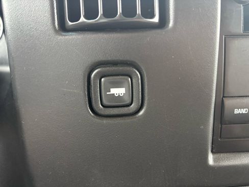 Used 2013 Chevrolet Express 2500 Extended image 19