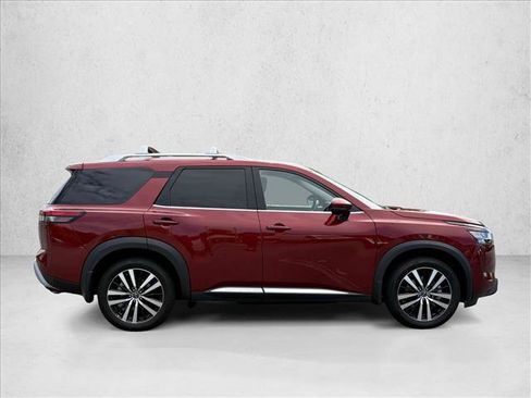 Used 2024 Nissan Pathfinder Platinum AWD/4WD image 4