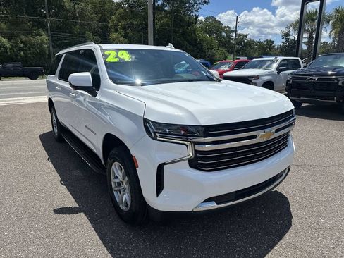 Used 2024 Chevrolet Suburban LT AWD/4WD image 10