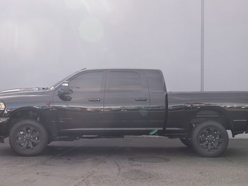 Used 2024 RAM 2500 Laramie w/ Night Edition image 26