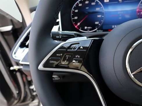 New 2026 Mercedes-Benz E 350 4MATIC Sedan image 34