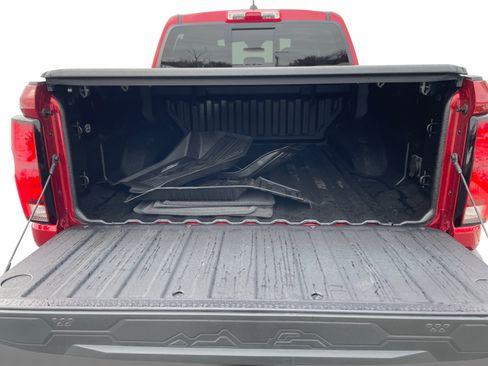 Used 2024 Chevrolet Colorado Z71 image 5