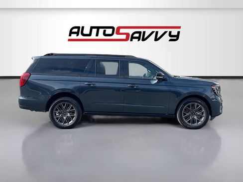 Used 2025 Ford Expedition Max Platinum w/ Stealth Performance Package AWD/4WD image 8