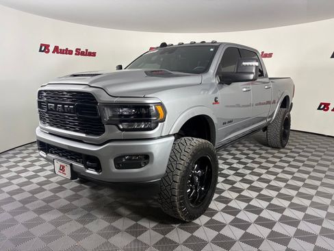 Used 2024 RAM 2500 Limited AWD/4WD image 2