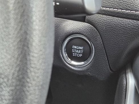 Used 2021 Toyota RAV4 XLE w/ Convenience Package FWD image 17
