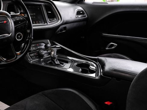 Used 2015 Dodge Challenger R/T Scat Pack w/ Scat Pack Appearance Package image 27