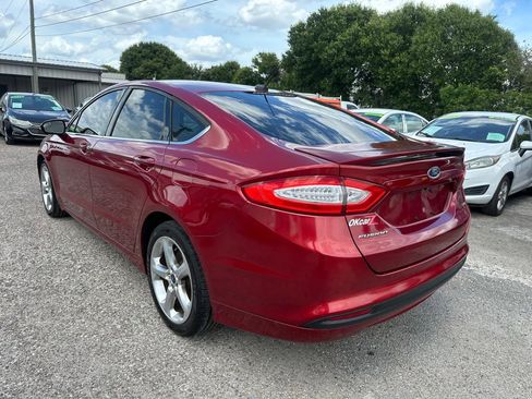 Used 2014 Ford Fusion SE FWD image 4