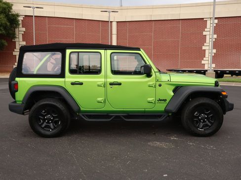 Used 2025 Jeep Wrangler Unlimited Sport AWD/4WD image 32