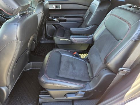 Certified 2022 Ford Explorer ST-Line w/ Class IV Trailer Tow Package image 11