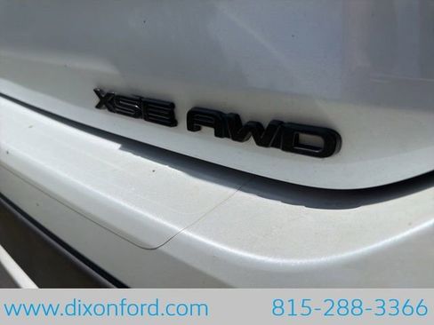Used 2022 Toyota Highlander XSE AWD/4WD image 11