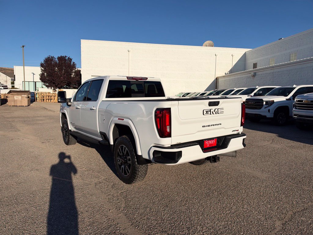 Used 2023 GMC Sierra 2500 AT4 w/ AT4 Premium Plus Package AWD/4WD image 7