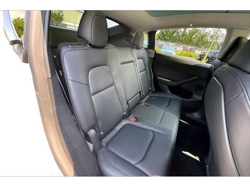 Used 2025 Tesla Model Y Long Range RWD image 25