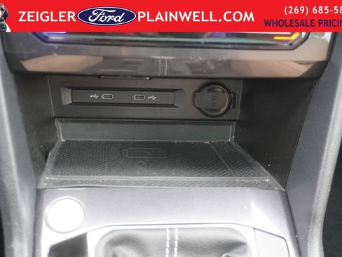 Used 2024 Volkswagen Tiguan SE image 21