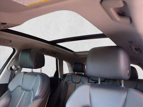 Used 2020 Audi Q5 e Prestige image 15