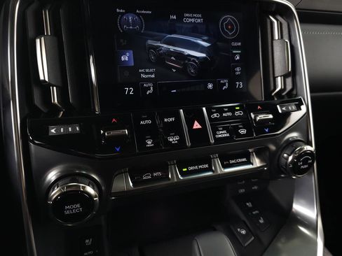 Certified 2025 Lexus LX 700h Overtrail image 33