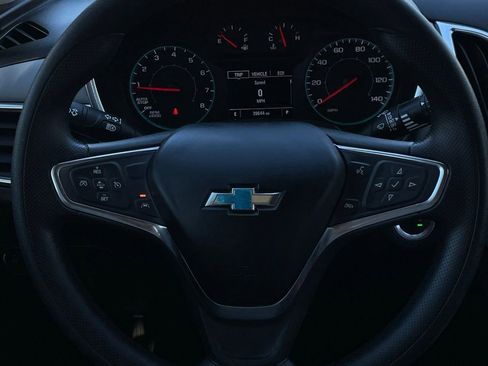 Used 2021 Chevrolet Equinox LS w/ LS Convenience Package image 12