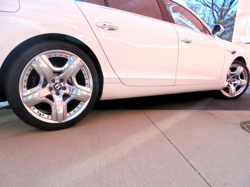 Used 2016 Bentley Flying Spur V8 image 20