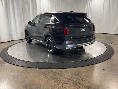 Certified 2025 Kia Sorento EX w/ EX Panoramic Sunroof Package image 12