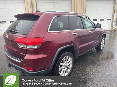 Used 2017 Jeep Grand Cherokee Limited w/ Luxury Group II image 11