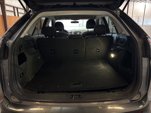 Used 2016 Ford Edge SE image 9