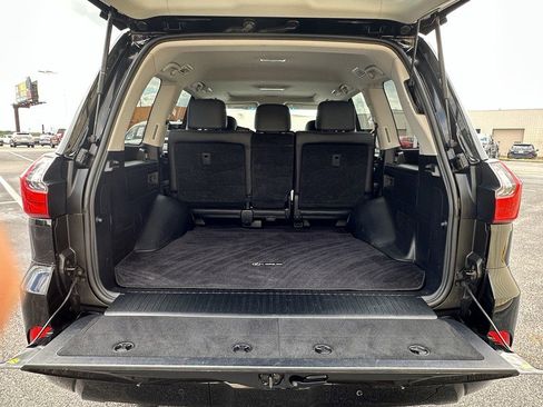 Used 2019 Lexus LX 570 4WD w/ Luxury Package image 7