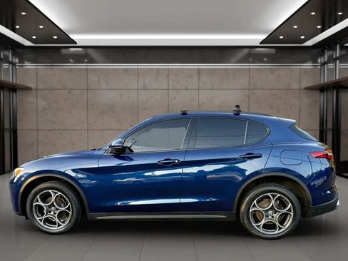 Used 2018 Alfa Romeo Stelvio Sport w/ Quick Order Package 22J Sport AWD/4WD image 6