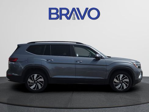 Used 2025 Volkswagen Atlas SE AWD/4WD image 5