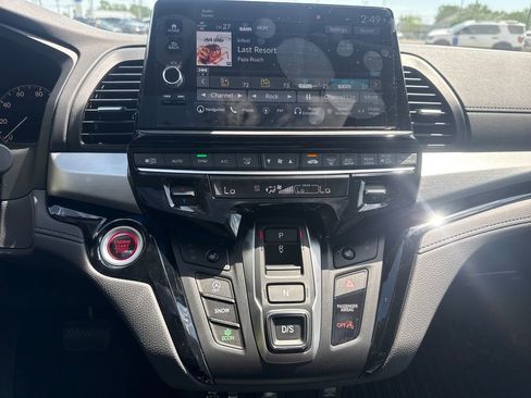 New 2026 Honda Odyssey Touring image 15