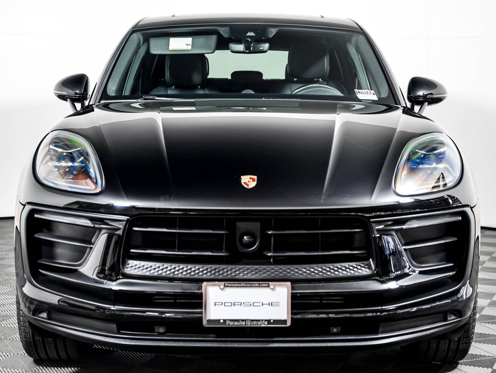 Certified 2024 Porsche Macan AWD/4WD image 7