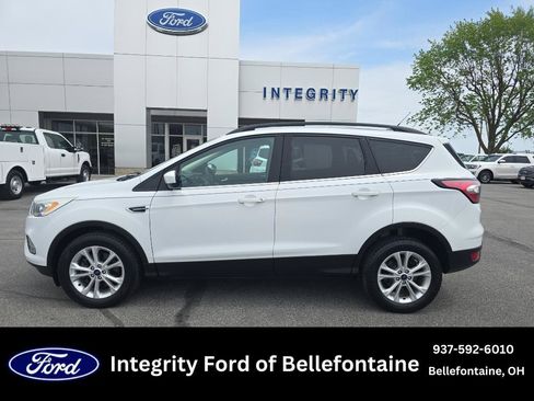 Used 2017 Ford Escape SE w/ Equipment Group 201A AWD/4WD image 1