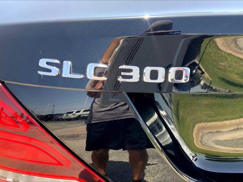 Used 2019 Mercedes-Benz SLC 300 image 9