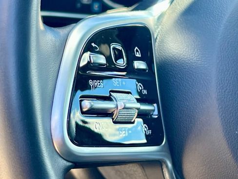 Certified 2022 Mercedes-Benz GLC 300 4MATIC image 33