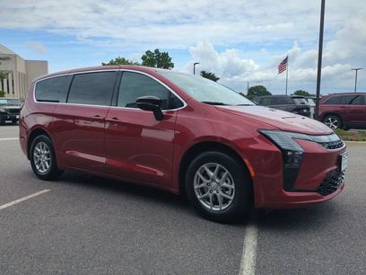 New 2027 Chrysler Pacifica Select