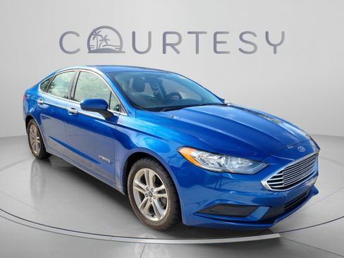 Used 2018 Ford Fusion SE FWD image 4