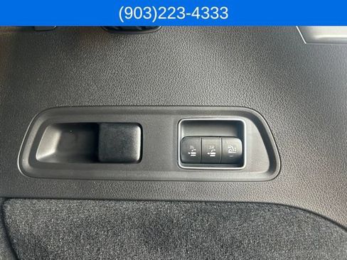 Used 2025 Mercedes-Benz GLS 450 4MATIC image 17
