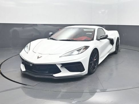Used 2024 Chevrolet Corvette Stingray Premium Conv w/ 3LT RWD image 2