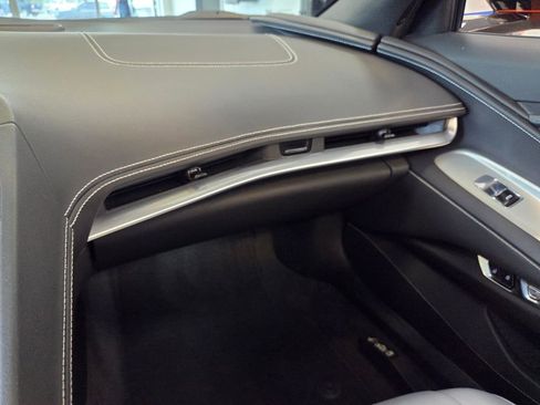 Used 2023 Chevrolet Corvette Stingray Coupe w/ Chrome Exterior Badge Package RWD image 29