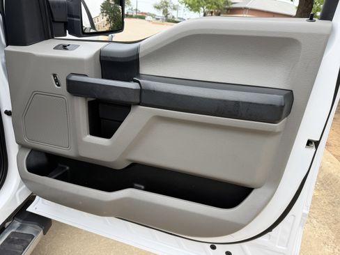 Used 2019 Ford F150 XL w/ Equipment Group 101A Mid AWD/4WD image 9