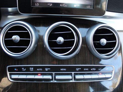 Used 2016 Mercedes-Benz C 300 Sedan image 21
