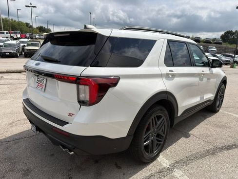 Used 2025 Ford Explorer ST w/ Sun And Sound Package AWD/4WD image 7