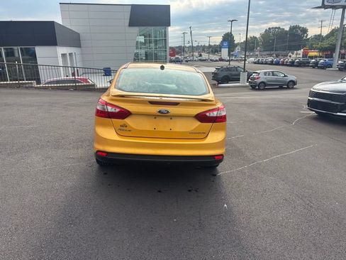 Used 2012 Ford Focus Titanium w/ SEL/Titanium Winter Pkg FWD image 7