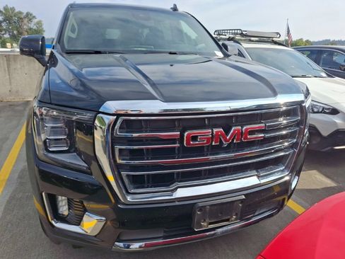 Used 2024 GMC Yukon XL SLT w/ SLT Luxury Package AWD/4WD image 3