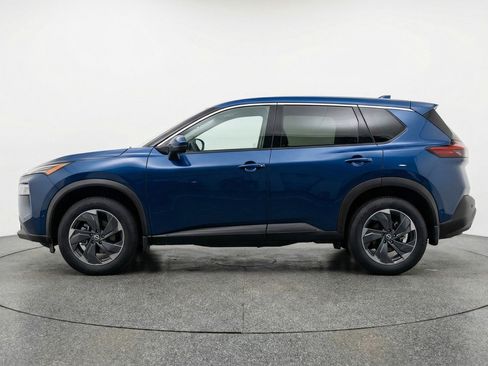 Used 2025 Nissan Rogue SV image 5